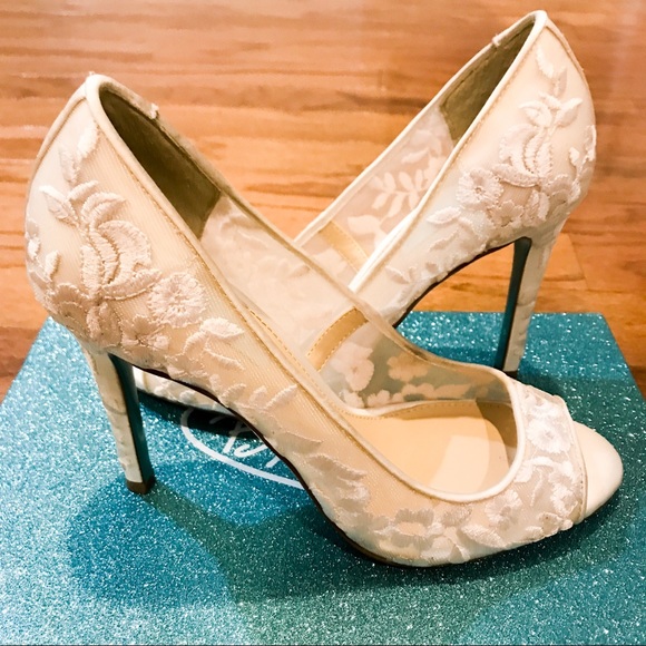 betsey johnson mave pump